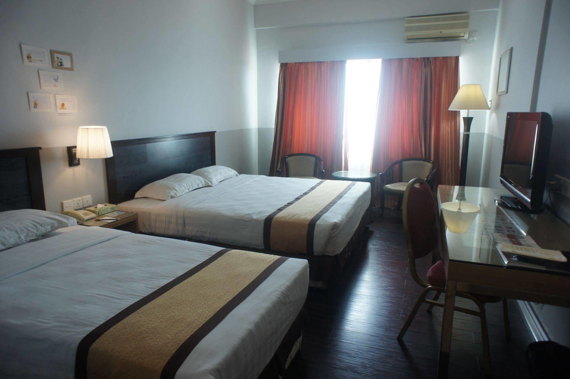 Tyng Garden Hotel Sandakan Exterior foto