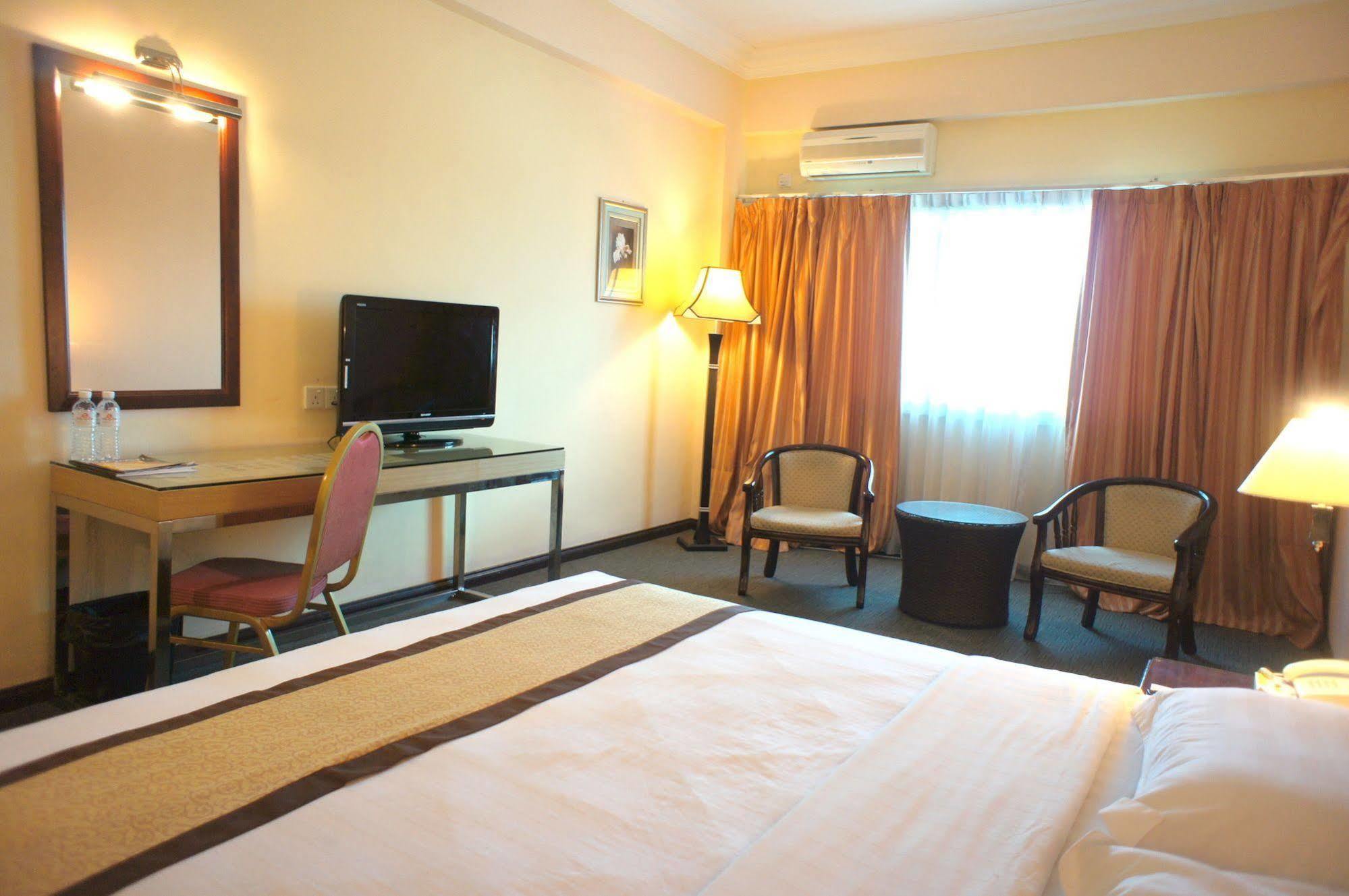 Tyng Garden Hotel Sandakan Exterior foto